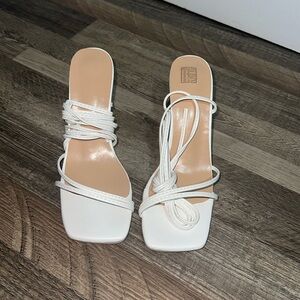 White strap heels💗